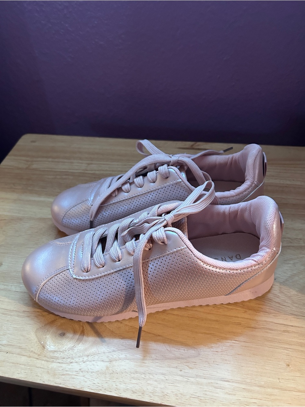 Danskin Womens Vegan Upper Classic Shoes Size : 7